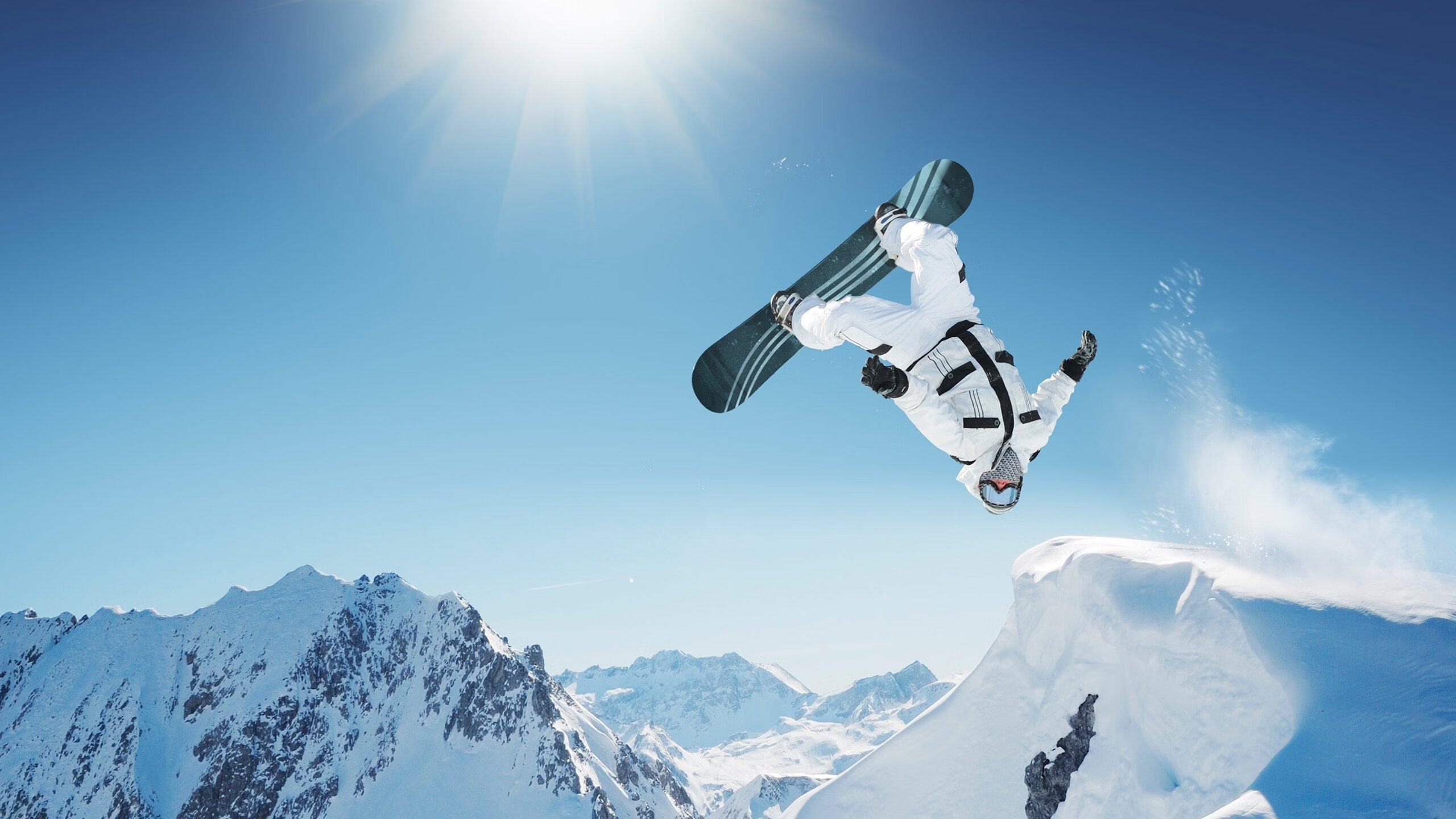 李恩：全黑队中场的“眼睛”，每一次传球都直指对方防线漏洞